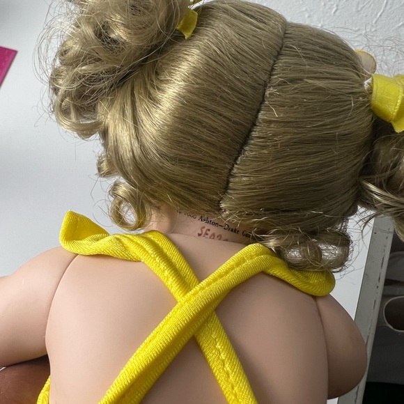 Summer Lovin Tweety Ashton Drake Porcelain Doll with Tweety Bird - Picture 10 of 13